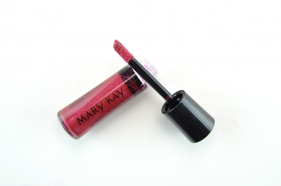 Mary Kay NouriShine Plus Lip Gloss Review