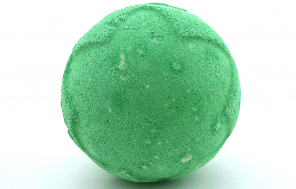 LUSH Lord of Misrule Bath Bomb  (1)