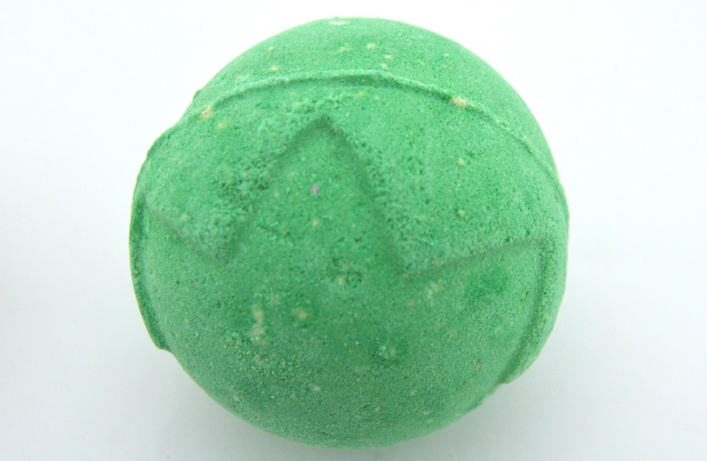 LUSH Lord of Misrule Bath Bomb  (2)