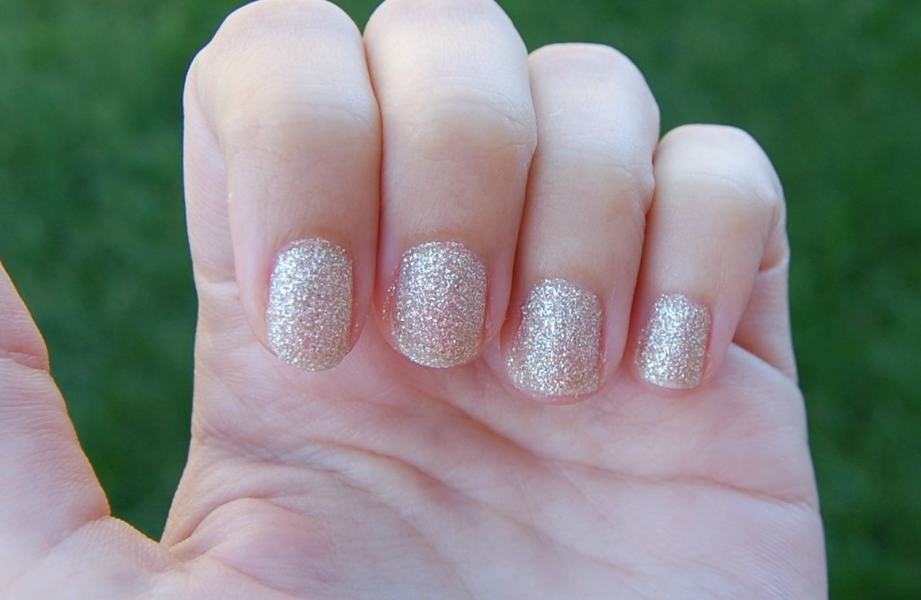 OPI My Favorite Ornament (4)