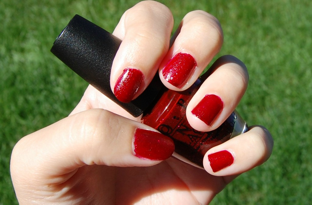 OPI Underneath the Mistletoe (1)