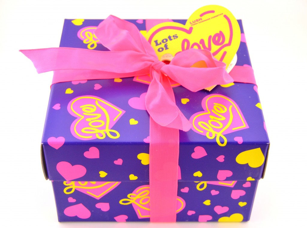 LUSH Lots of Love Gift Set  (1)