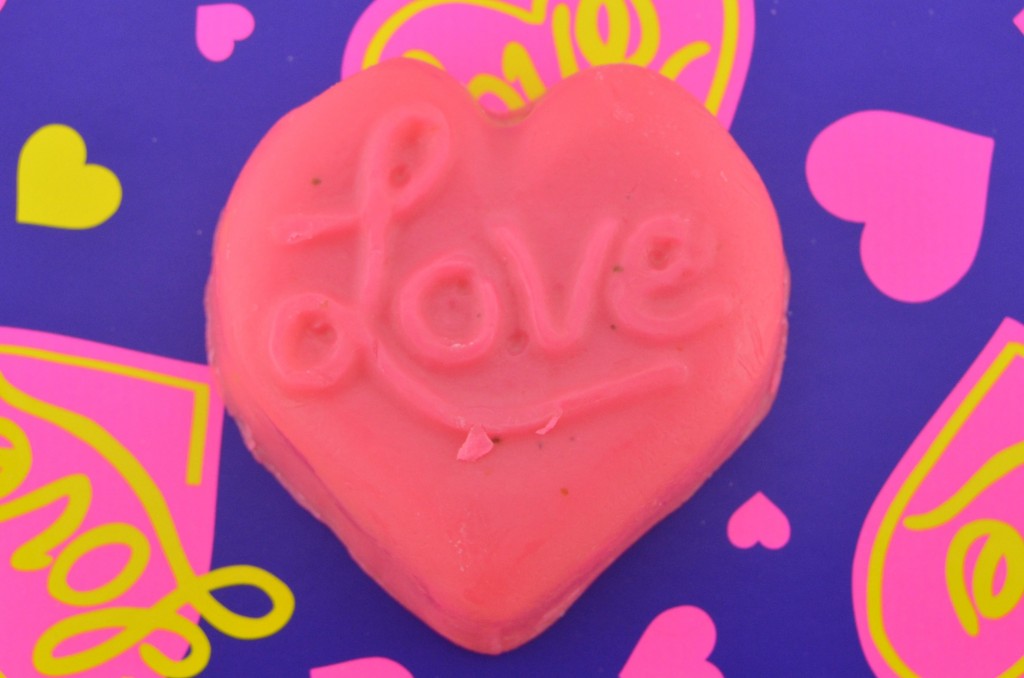 LUSH Lots of Love Gift Set  (3)