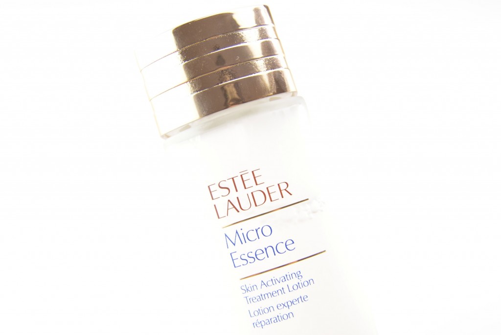 Estée Lauder Micro Essence, Skin Activating Treatment, Review, Swatch, Swatches, Makeup Reviews, Cosmetics Swatches, Tester, Test, Blogger Review
