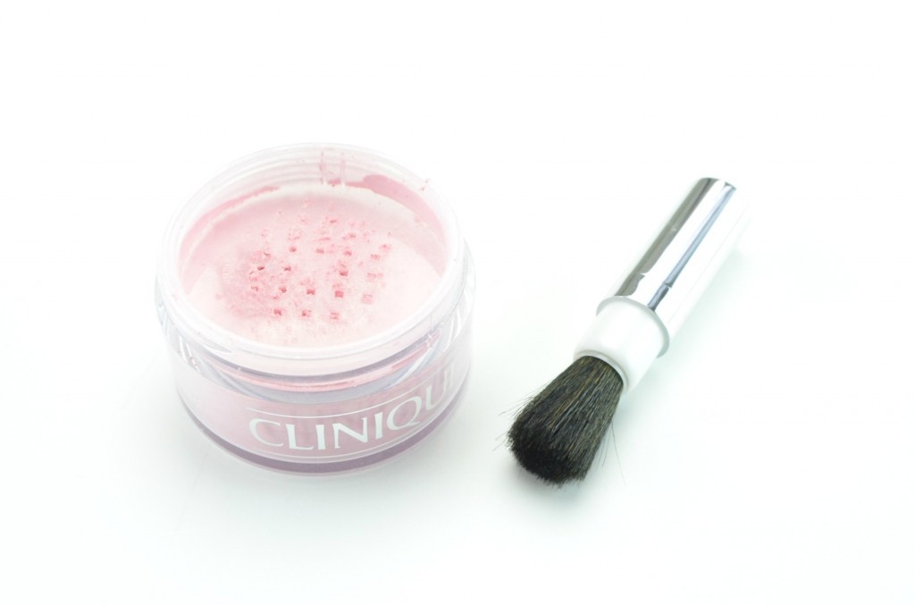 Clinique The Nutcracker Suite, Blended Face Powder in Snowflake Dreams, Canadian Beauty Bloggers, Canadian Beauty Blog, Canadian Beauty Blogger, Fashionista, look of the day, skin care routine, health care, skincare, FOTD 