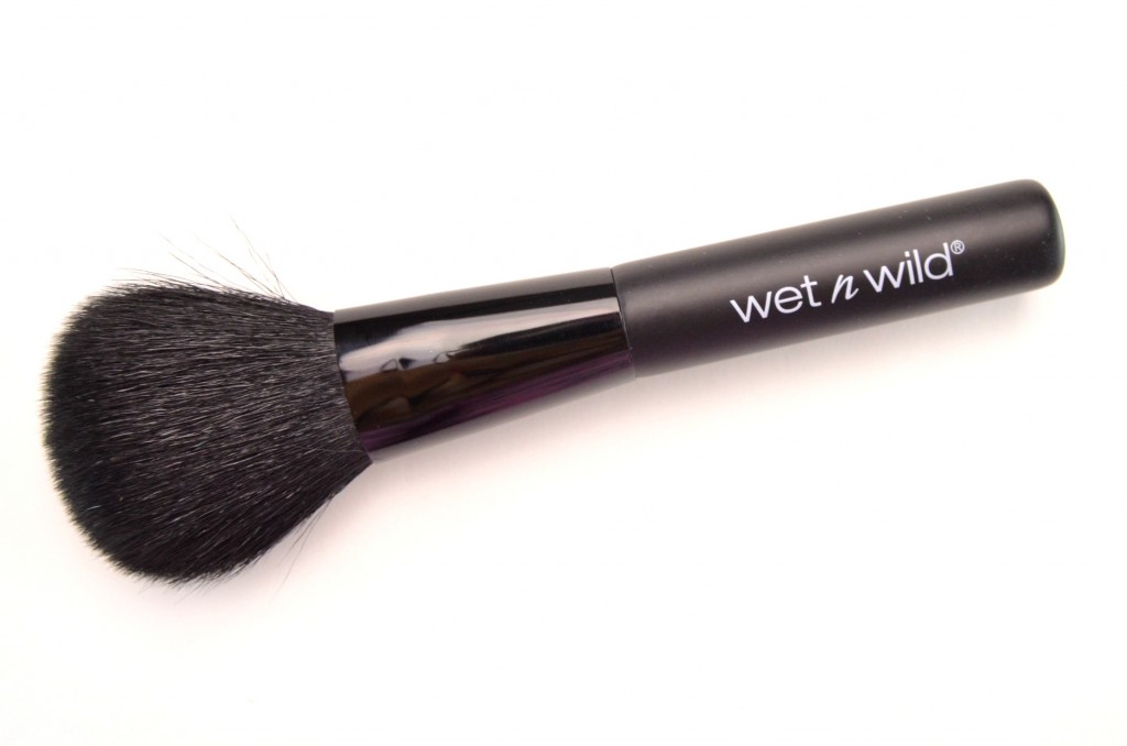 Wet N Wild The Louder Powder Powder Brush