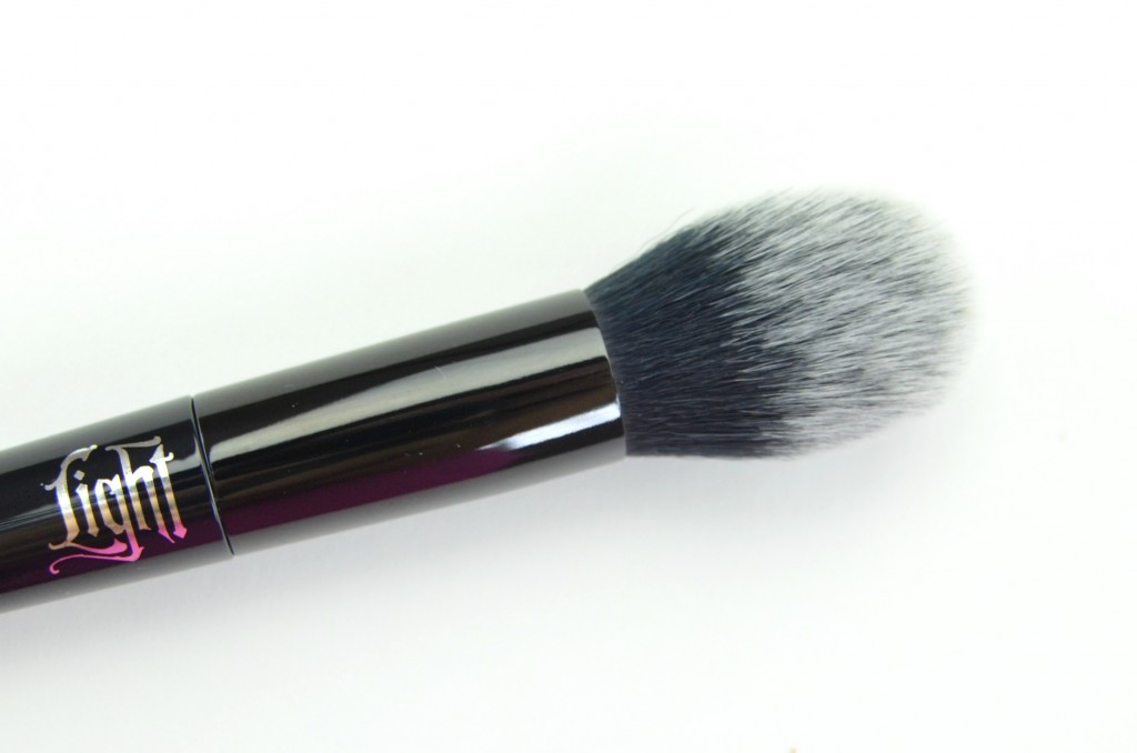 Kat Von D brush, Kat Von D Shade + Light Contour Brush, contour brush, dual ended brush