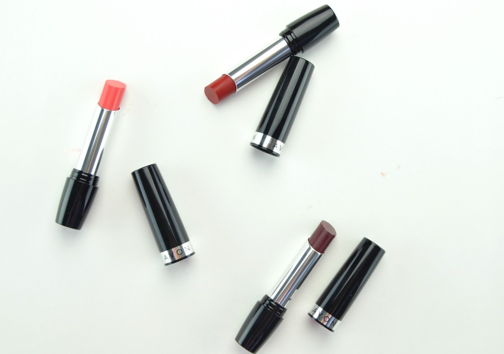 Avon Ultra Color Indulgence Lipstick review, Avon Ultra Color , avon lipstick, Ultra Color Indulgence , full coverage lipstick, canadian beauty blogger