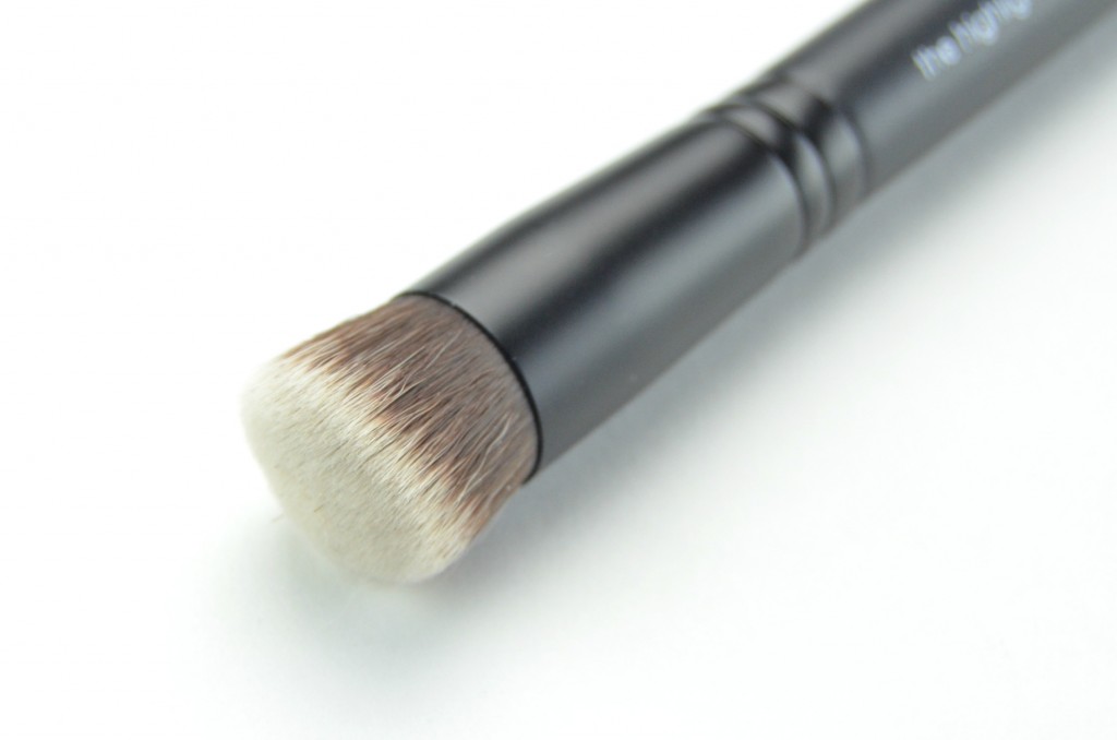 Rodial Highlight Brush  (3)