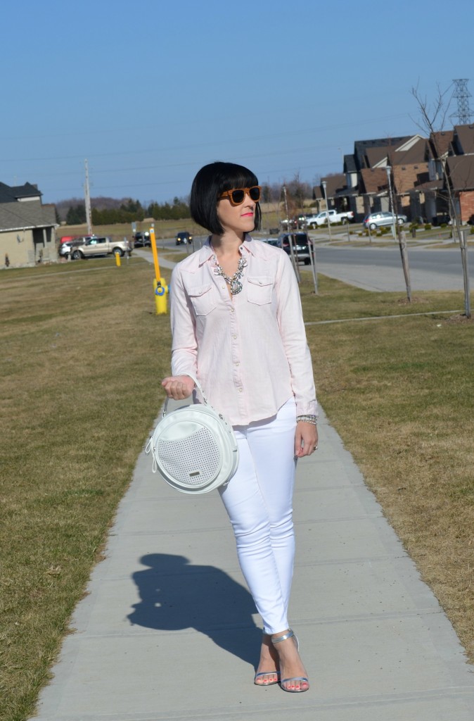 White Selena Purse, PinkStix purse, White Jeans, the Gap skinny jeans, silver Heels, Target sandals, Canadian fashionista