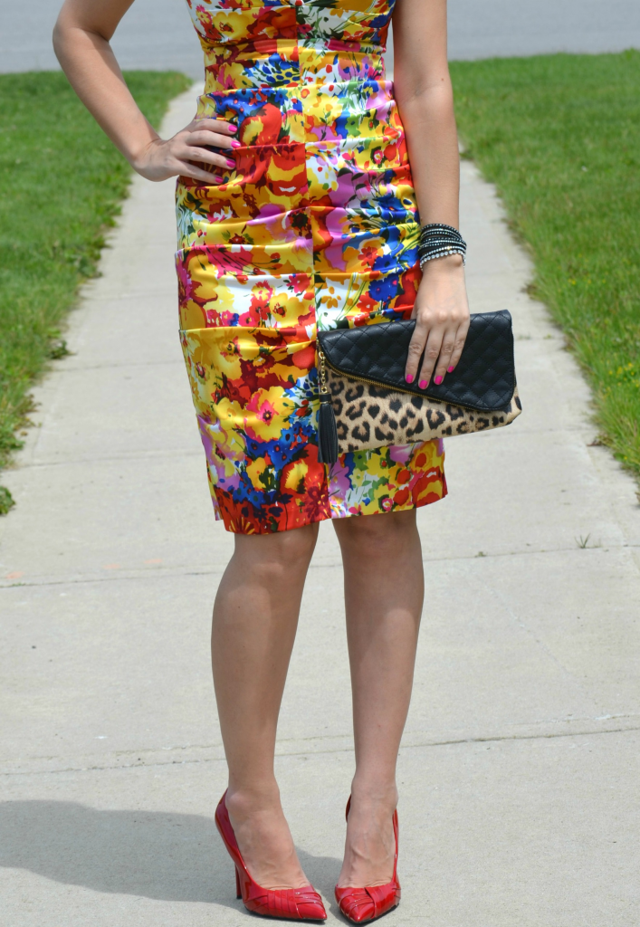 Charlotte Tilbury Canada, The Bombshell look, floral dress, jessica simpson clutch, red heels, sexy red pumps, animal print purse, canadian fashionista