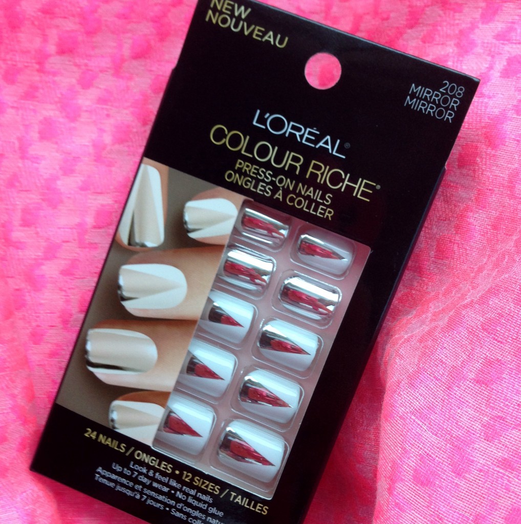 L’Oreal Paris Colour Riche Nail Press-On in 208 Mirror