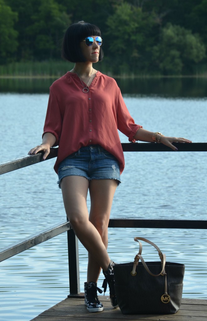 What I Wore, Canadian fashionista, Canada fashion blogger, burnt orange blouse, GERRY WEBER blouse, Pearls For Girls jewelry, Michael Kors rose gold watch American Eagle shorts,  Kate Spade sneakers 