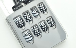 Avon press on nails, press-on nails, canadian beauty blogger