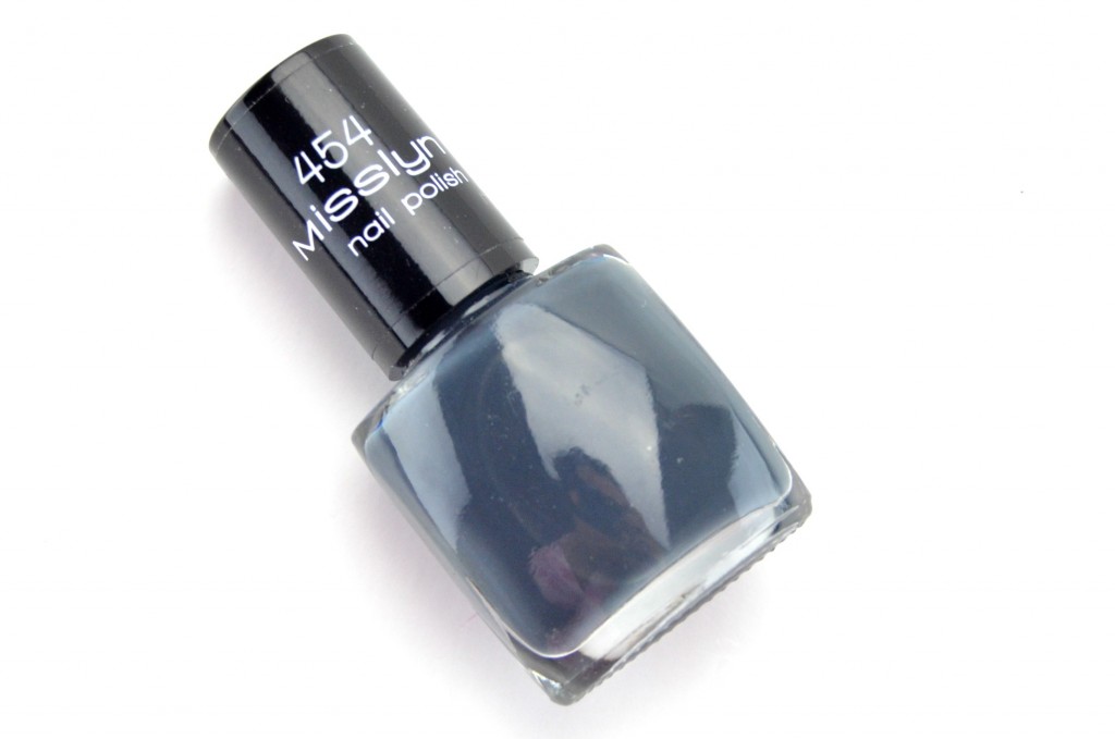 Misslyn Nail Lacquer in 454 Grey Noblesse 