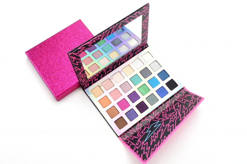 Truly Outrageous Eyeshadow Palette 