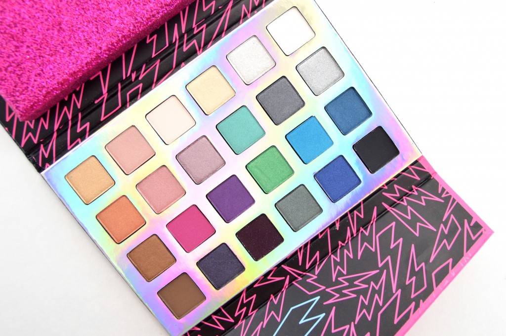 Truly Outrageous Eyeshadow Palette 