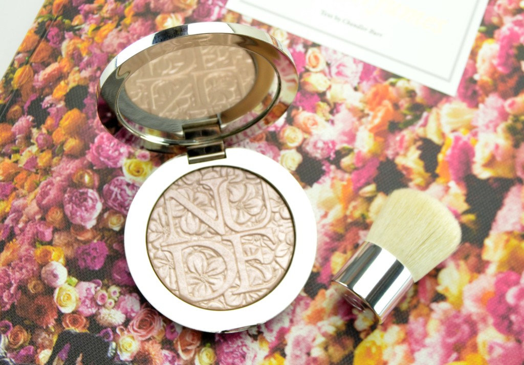 Diorskin Nude Air Glowing Gardens Illuminating Powder in Glowing Pink 