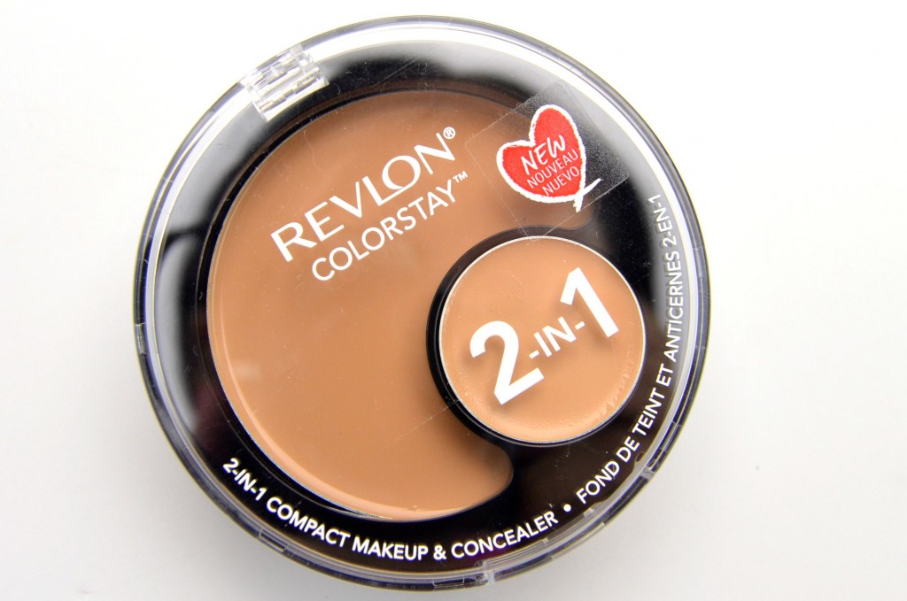 Revlon Colorstay 2-in-1 Compact Makeup & Concealer 