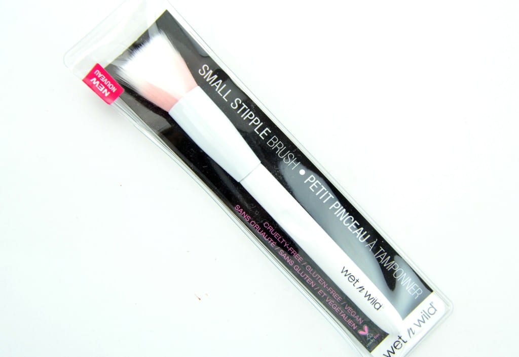 Wet N Wild Small Stipple Brush , wet n wild , wet and wild , wet n wild cosmetics canada,  wet n wild cosmetics  