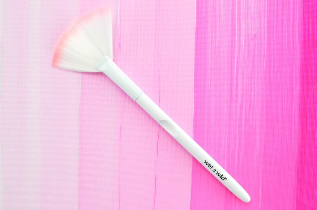 Wet N Wild Fan Brush 