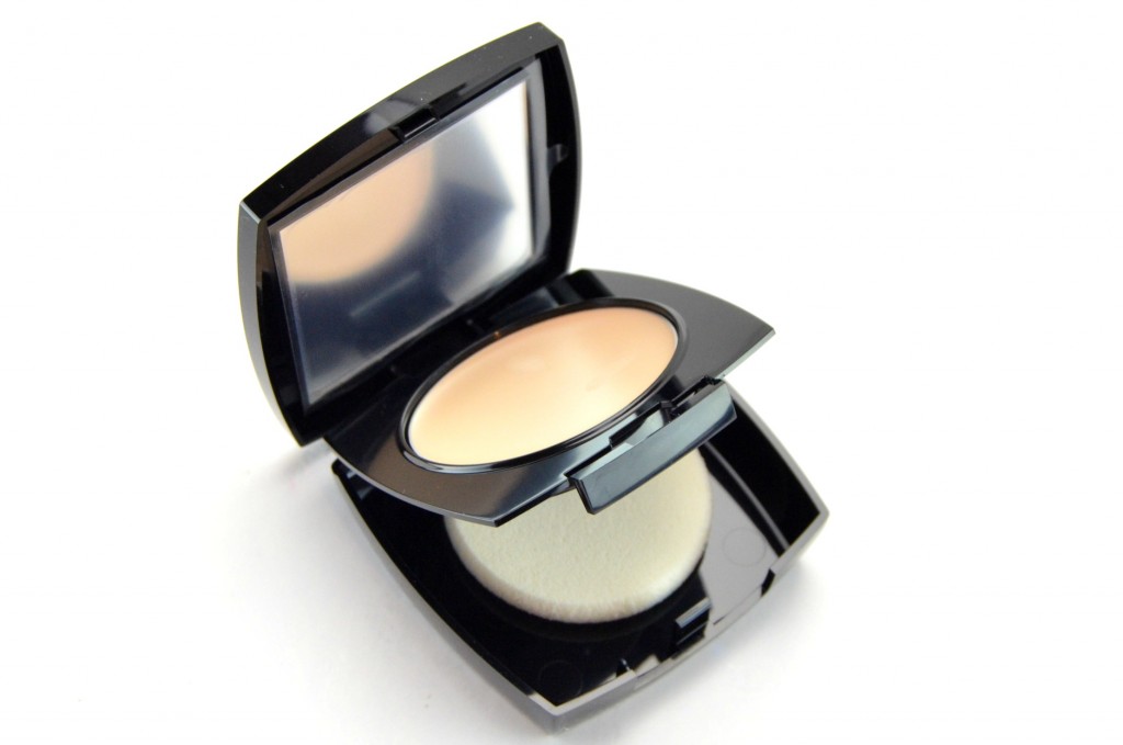 von Ideal Flawless Invisible Coverage Cream-to-Powder Foundation