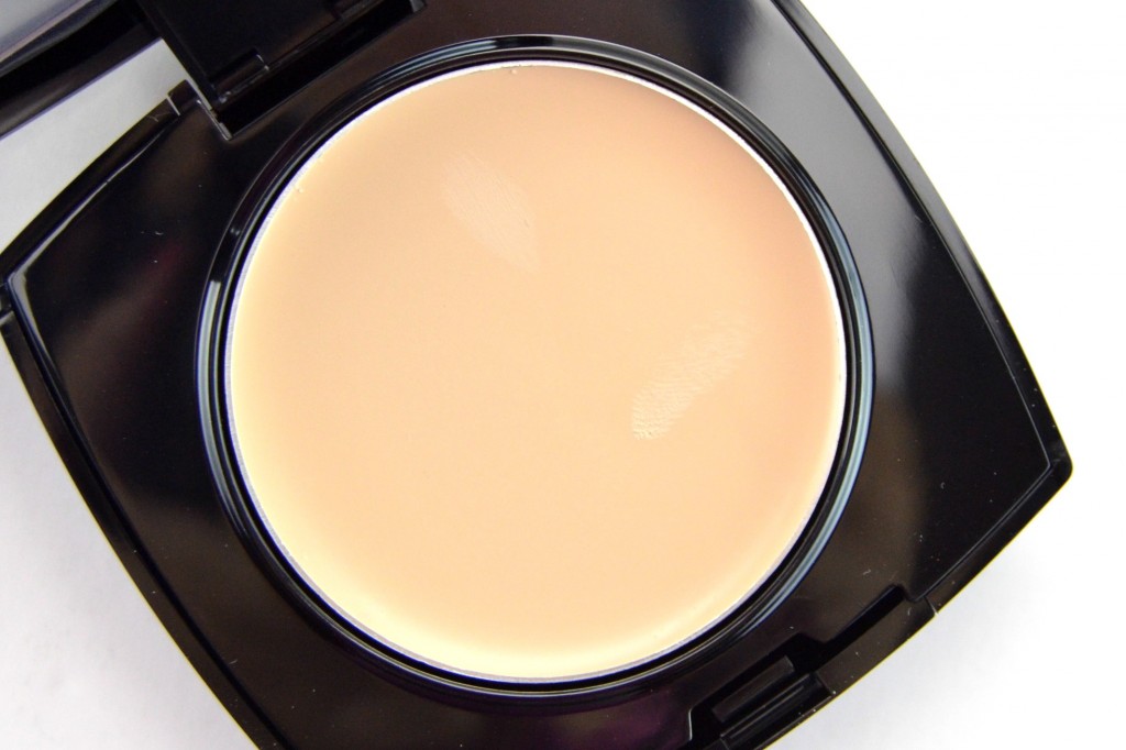 von Ideal Flawless Invisible Coverage Cream-to-Powder Foundation