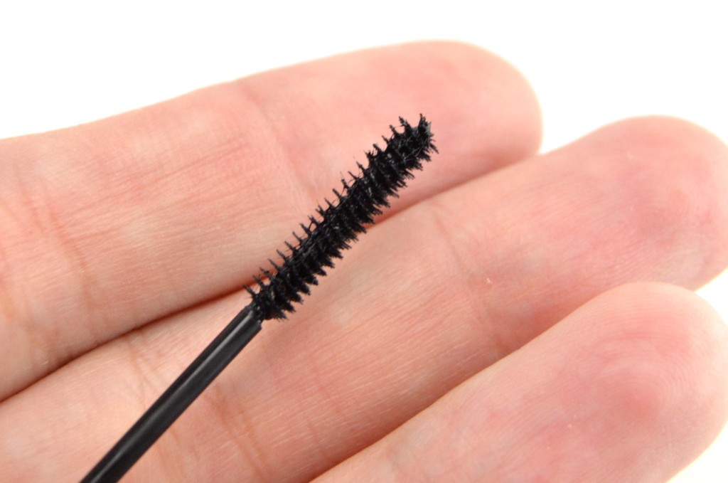 Marc Jacobs Feather Noir Ultra-Skinny Lash Discovering Mascara 