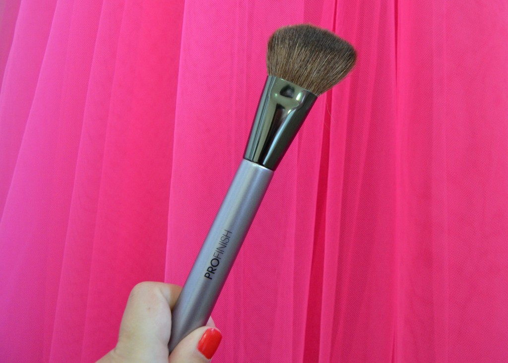 ProFinish Angled Contour Brush 