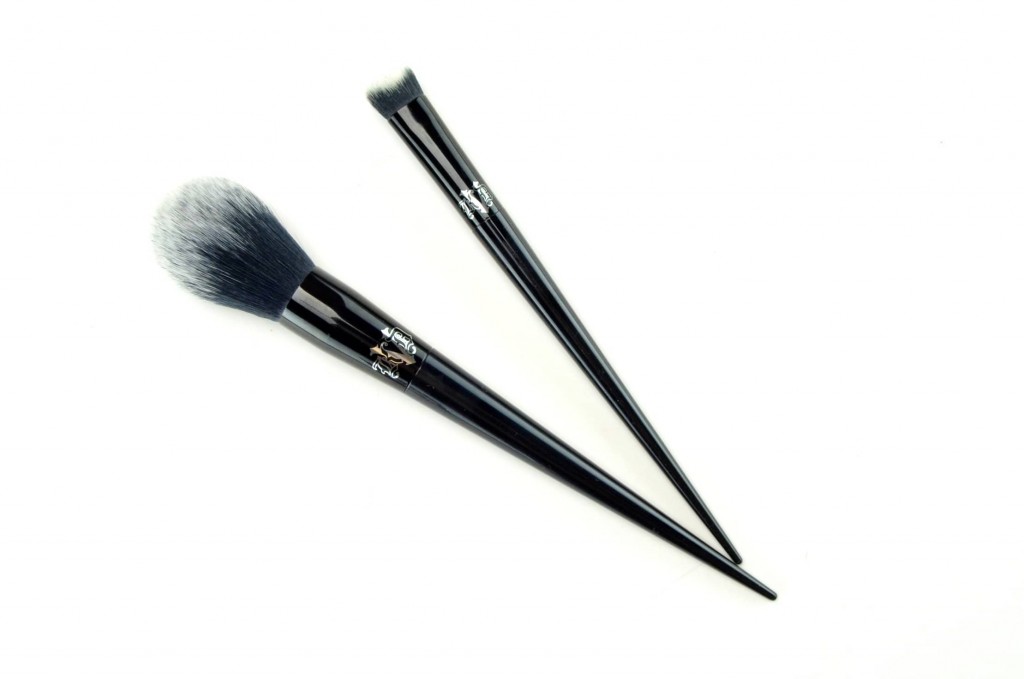 Kat Von D Lock-It Collection brush