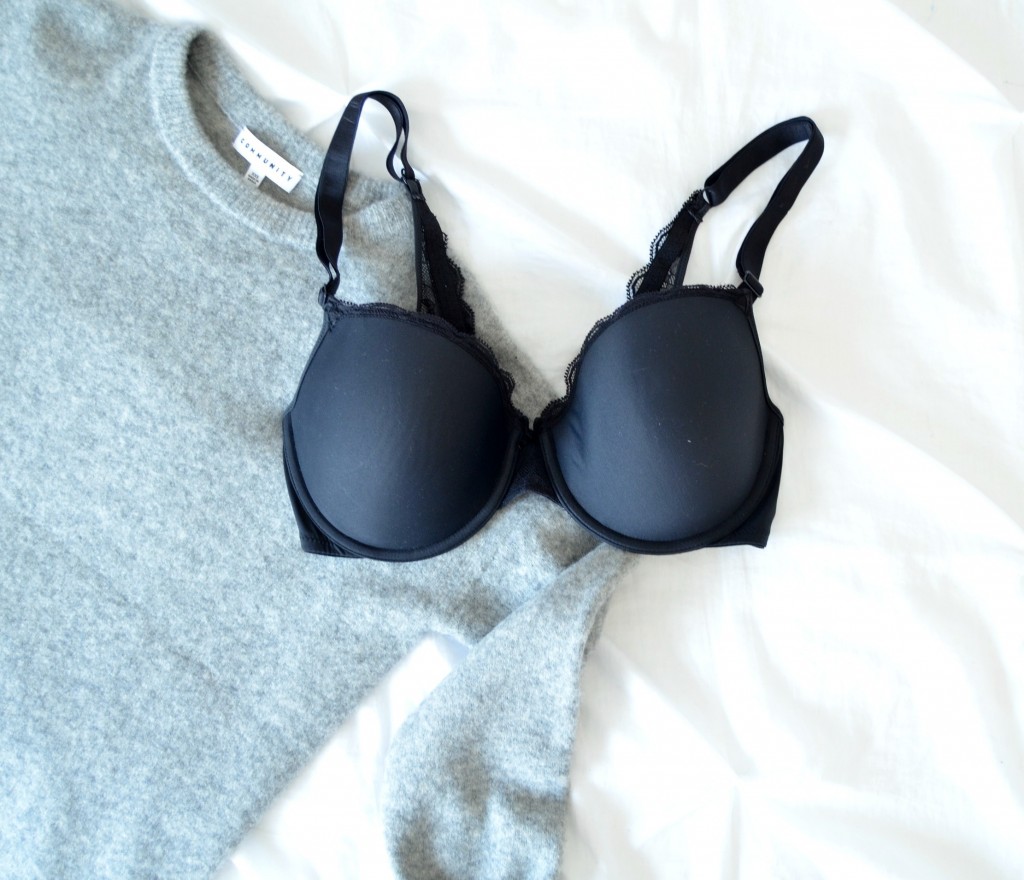 WonderBra Meant to be Seen Style Underwire Moulded Cup Bra