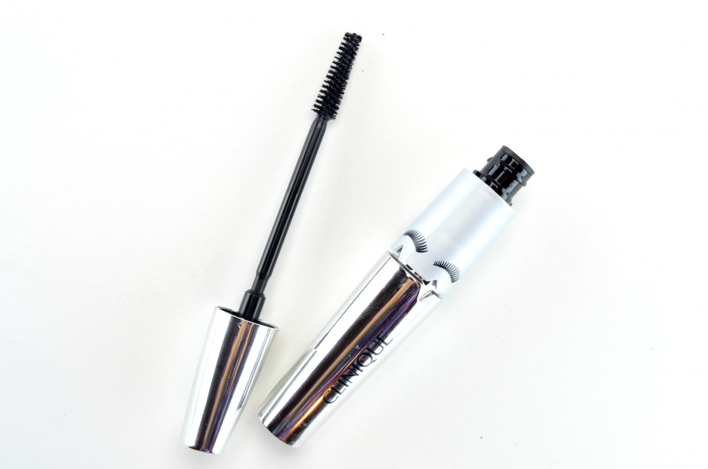  Clinique Lash Power Flutter-to-Full Mascara