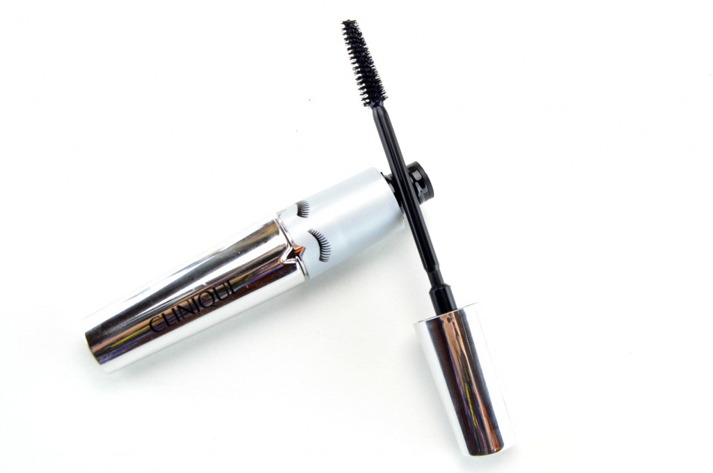  Clinique Lash Power Flutter-to-Full Mascara