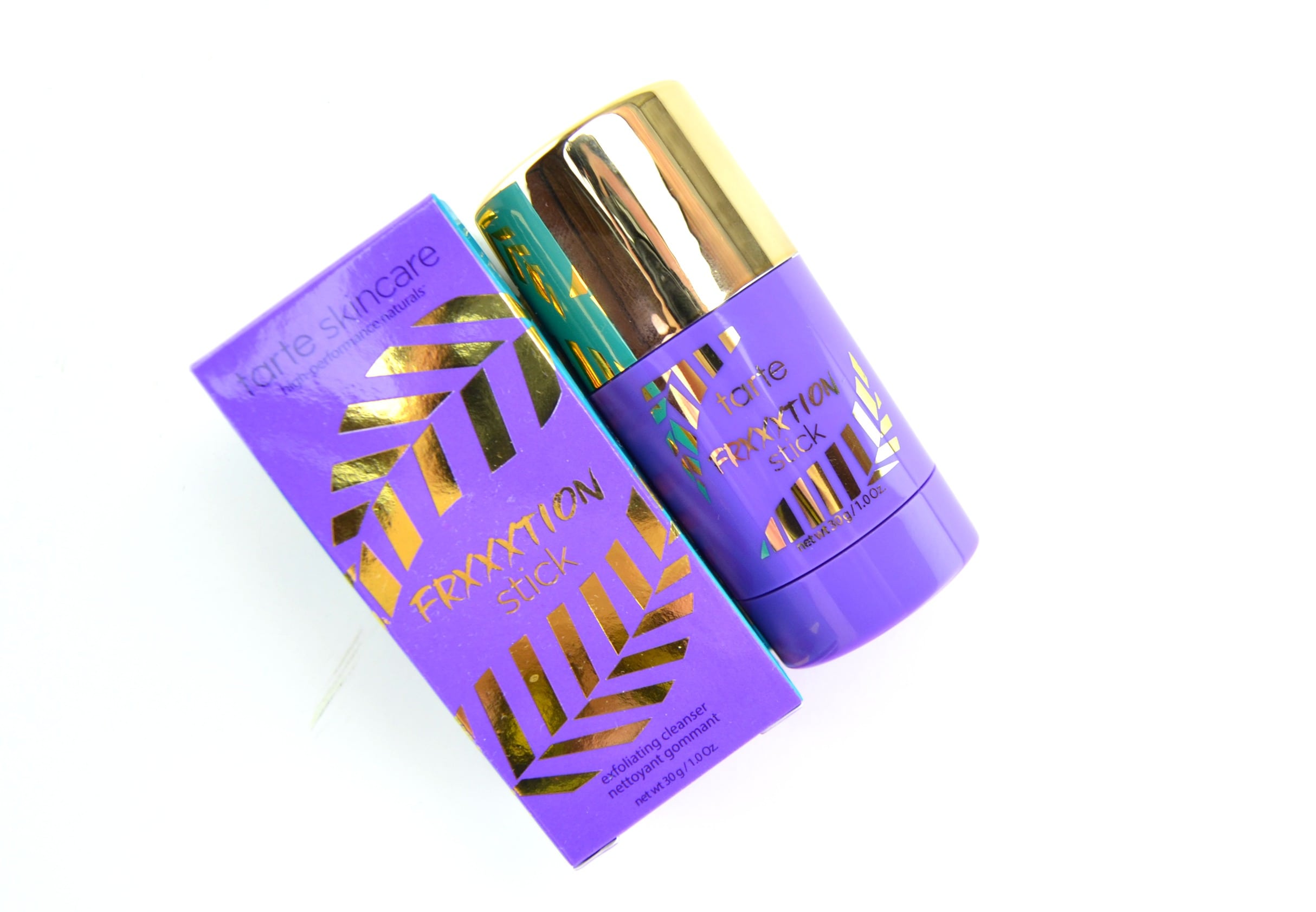 holidaygiftguidewithtarte27 The Pink Millennial