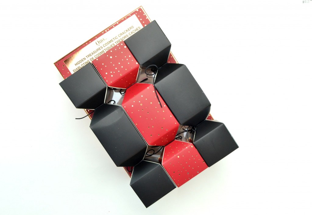 Quo Cosmetics Hidden Treasure Cosmetic Cracker Set