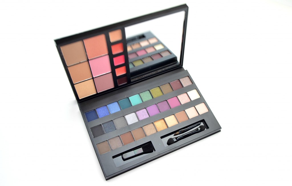 Avon True Color For the Love of Makeup Artist Palette