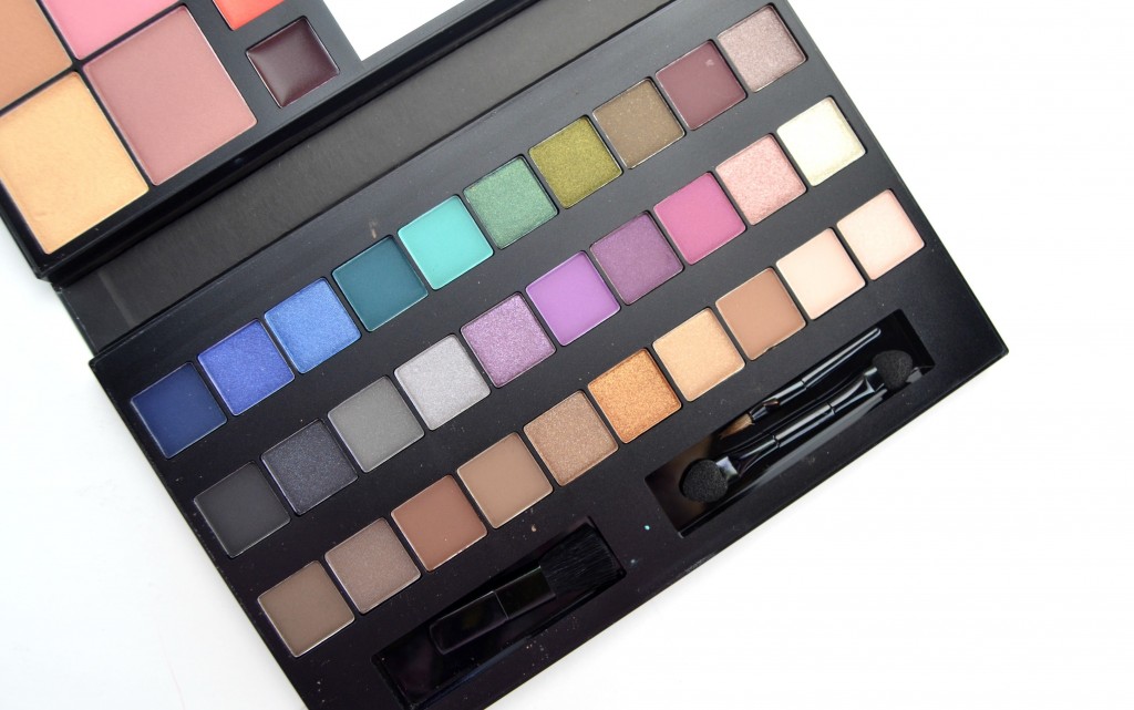 Avon True Color For the Love of Makeup Artist Palette