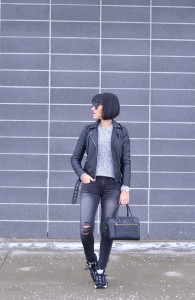 Skechers D’Lites, skeckers, d'lites, black sneakers, black kicks, black skinny jeans