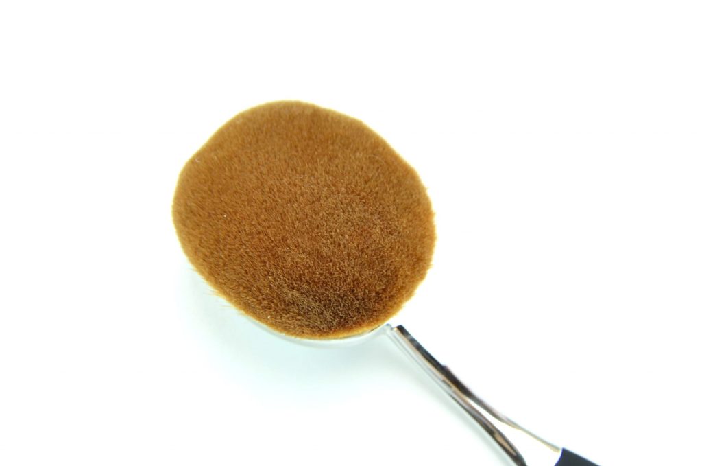 PÜR Skin Perfecting Foundation Brush For Face and Body