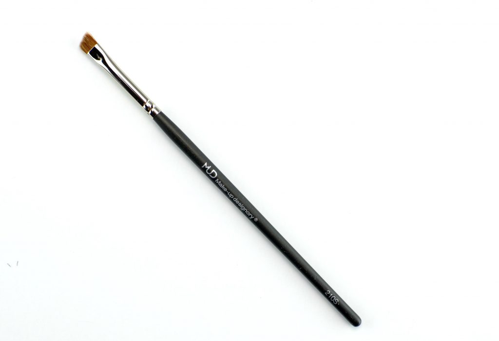 MUD Angle Eyeliner Brush #210