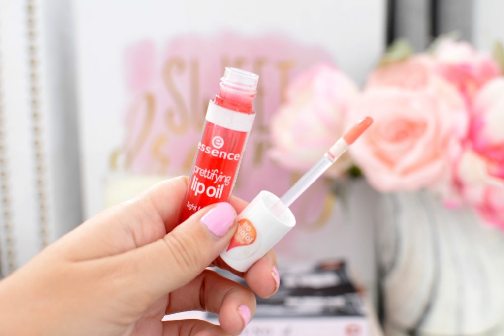 Essence Prettifying Lip Oil