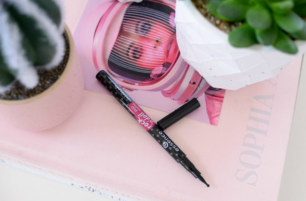 Essence Rock ‘N’ Doll Eyeliner Pen