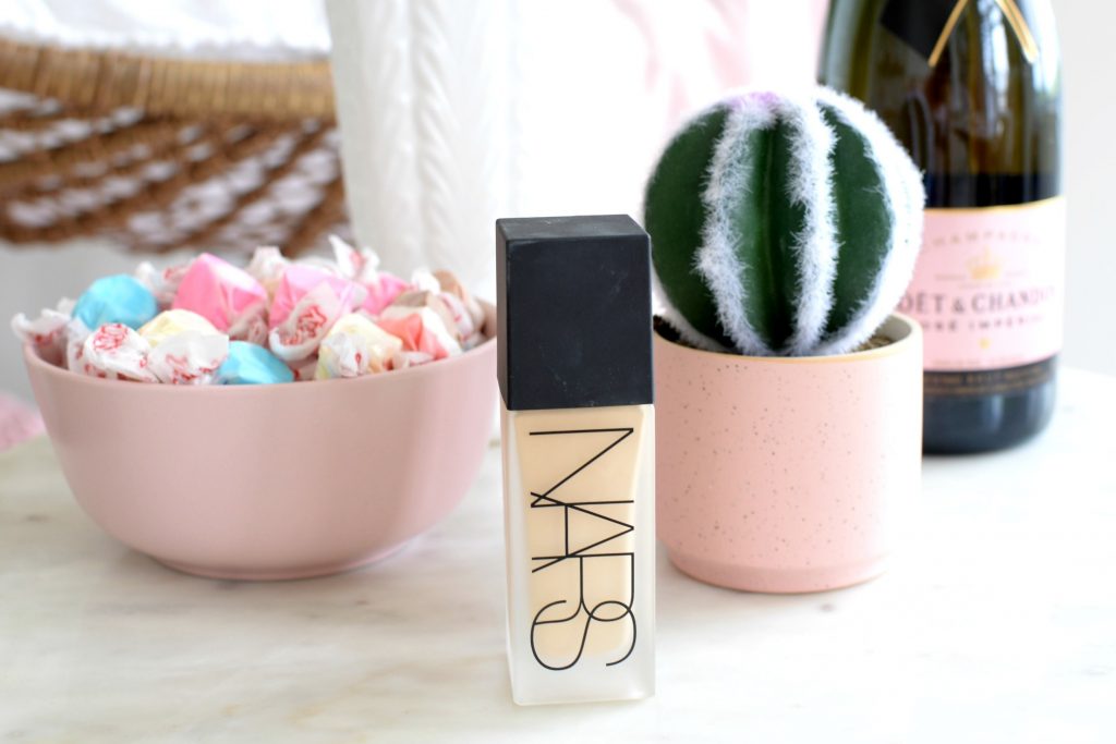 Nars All Day Luminous Weightless Foundation