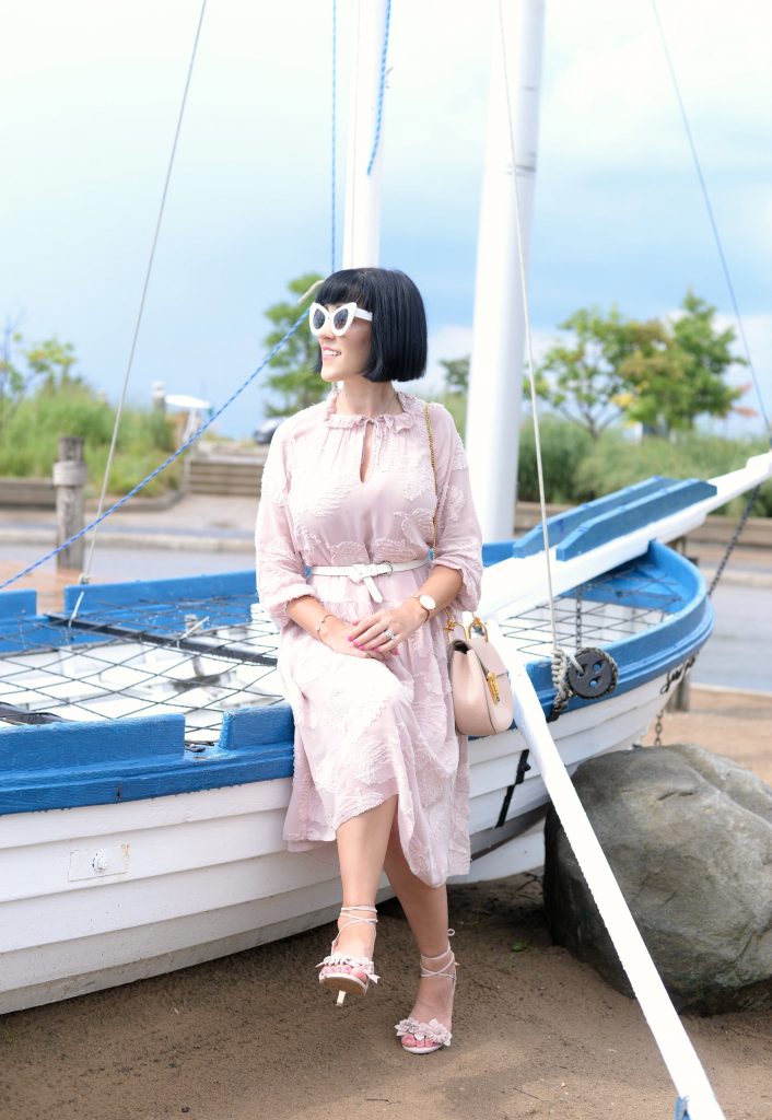 Pink Wilfred, Zero UV Sunglasses, Fossil necklace, Chloé Drew Purse, Kate Spade Bracelet, Victoria Emerson Watch, Wittner heels, grand bend 