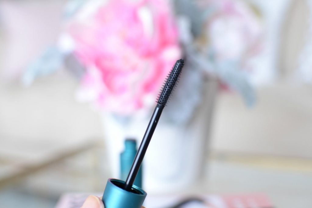 CoverGirl Flourish by Lash Blast Mascara