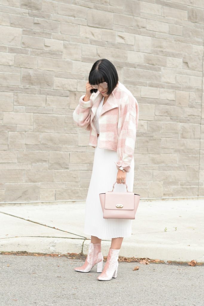 Aritzia Pleated White Skirt