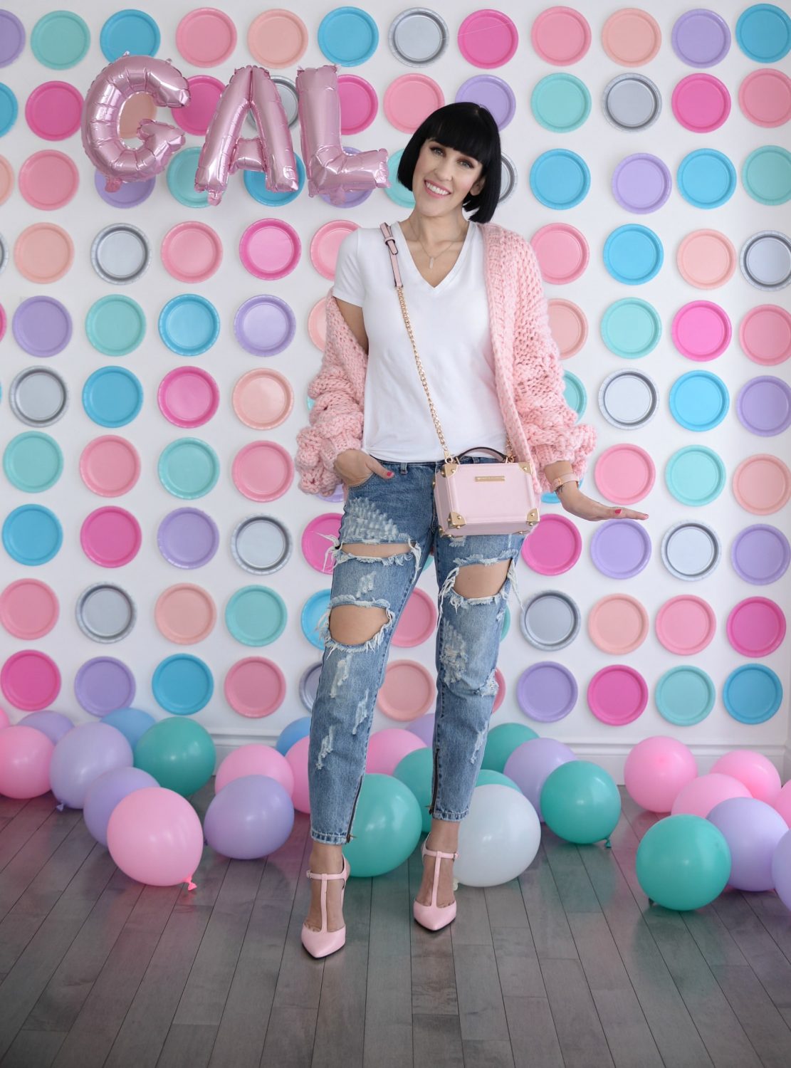 Pink Chic Wish Sweater, Plate backdrop, pink balloons (1)