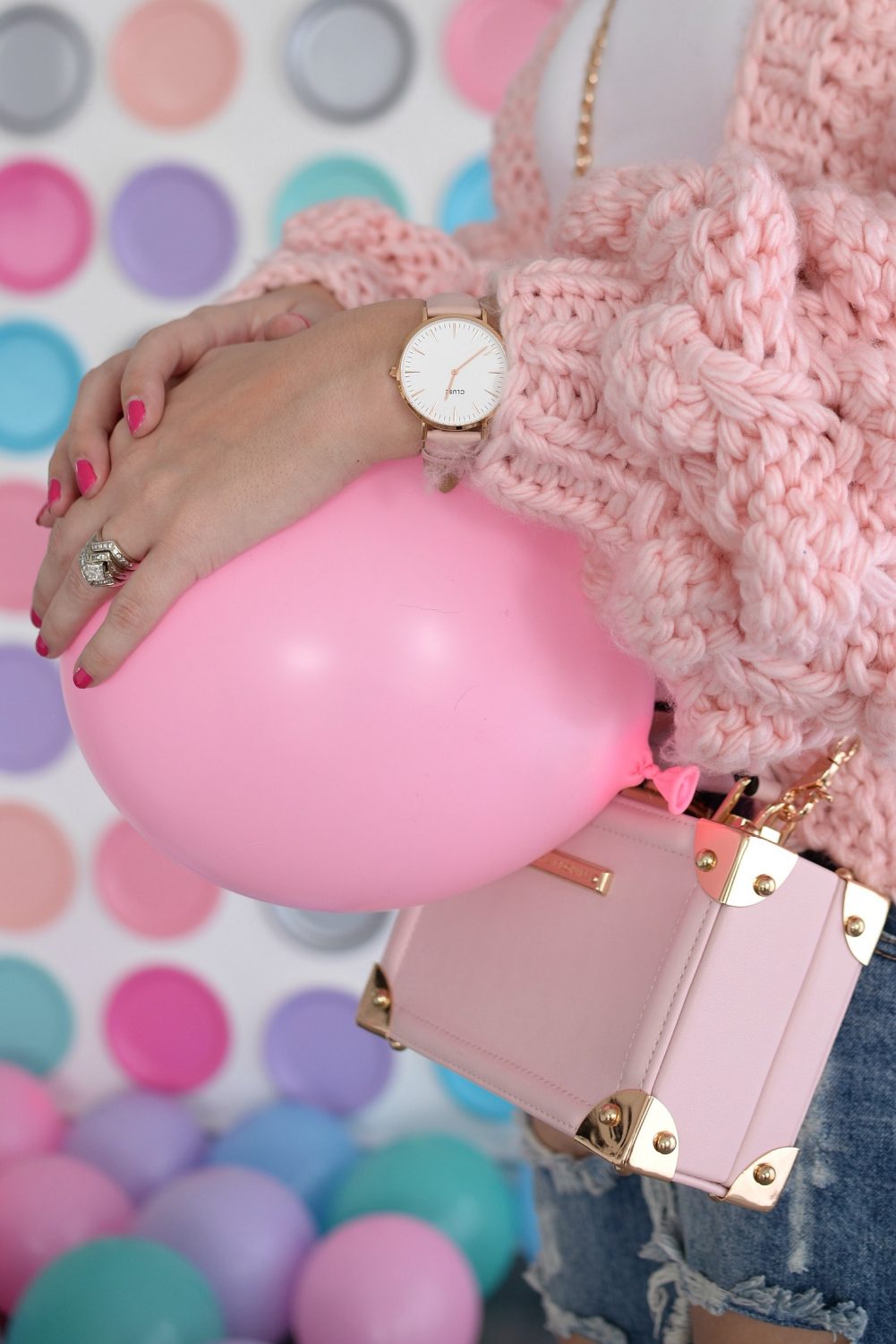 Pink Chic Wish Sweater, Plate backdrop, pink balloons (12)