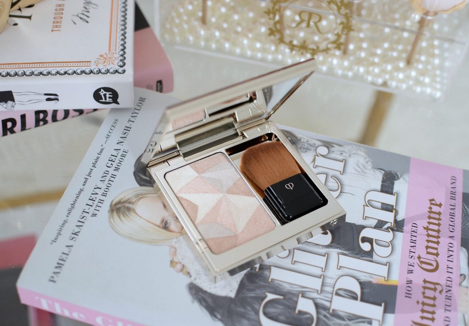 Soft Romantic Pink Makeup Look featuring Cle de Peau (15)