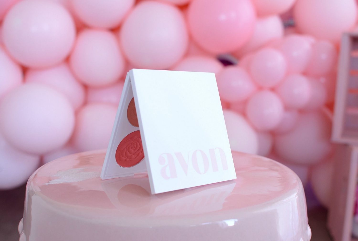 Avon Iconic Blooming Blush Palette